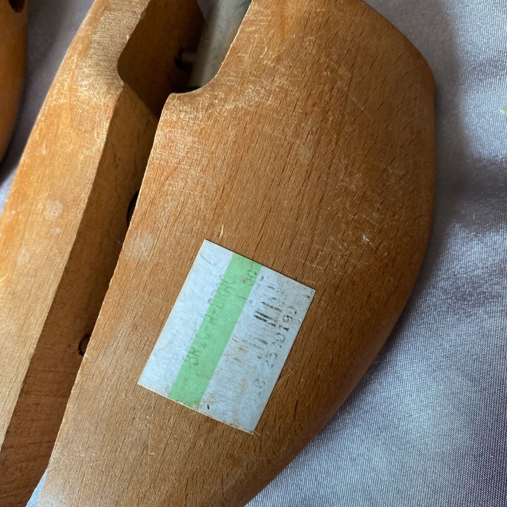 rochester shoe tree co stretchers pair - Picture 2 of 8